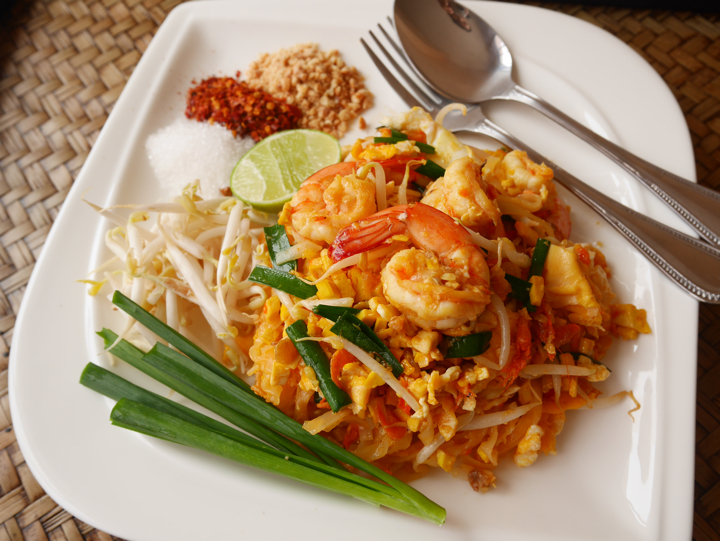 สอนทำผัดไทย | Thipkitchen.com